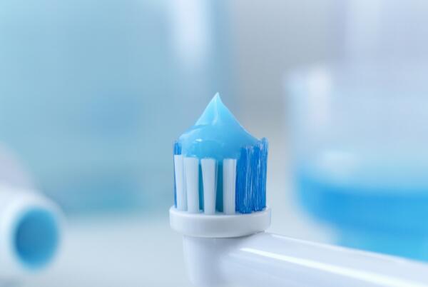 怎么區(qū)分聲波牙刷和電動牙刷？辨別聲波電動刷，重點看這三大方面即可