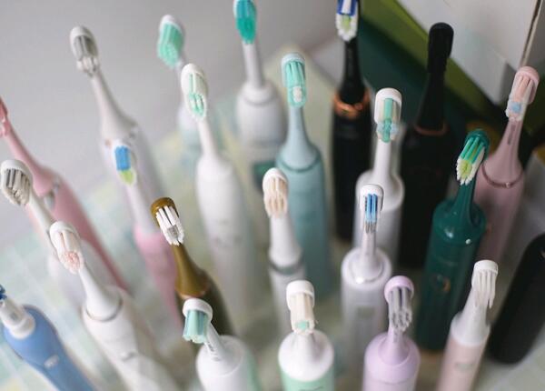 便宜的兒童電動(dòng)牙刷能用嗎？看完這篇文章，你準(zhǔn)不敢用低價(jià)電動(dòng)牙刷