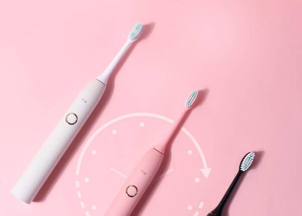 手動(dòng)和自動(dòng)牙刷哪個(gè)好用？一篇總結(jié)：牙刷就這樣挑！