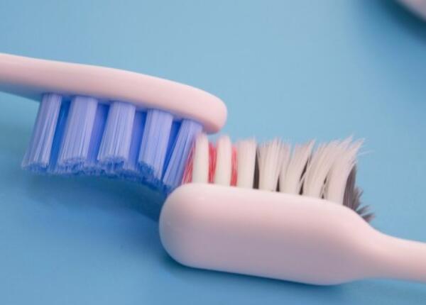 電動(dòng)牙刷怎么看刷頭軟不軟？刷頭刷毛軟硬兩大分辨技巧