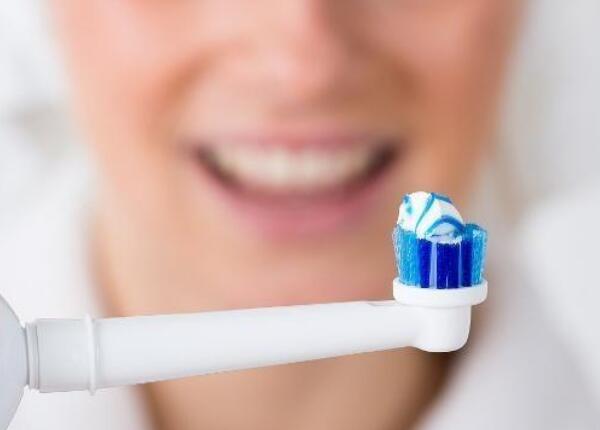 電動牙刷刷牙正確操作方法，僅此一篇