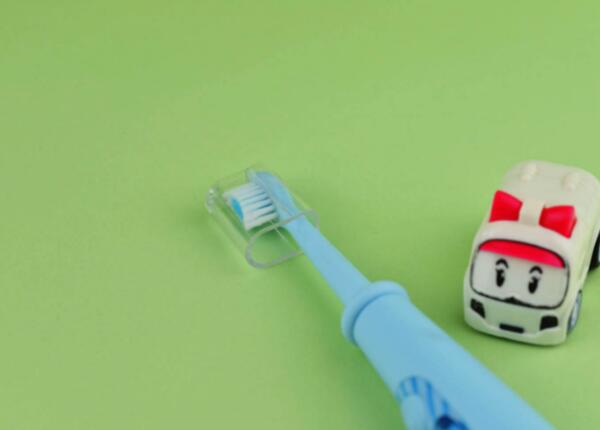 兒童智能電動牙刷怎么用？國產(chǎn)兒童電動牙刷使用方法介紹