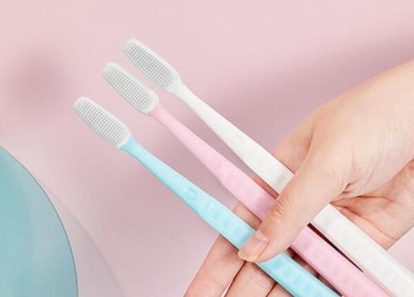 牙刷毛材質(zhì)怎么選擇好？適合自己的牙刷毛材質(zhì)選購(gòu)要點(diǎn)