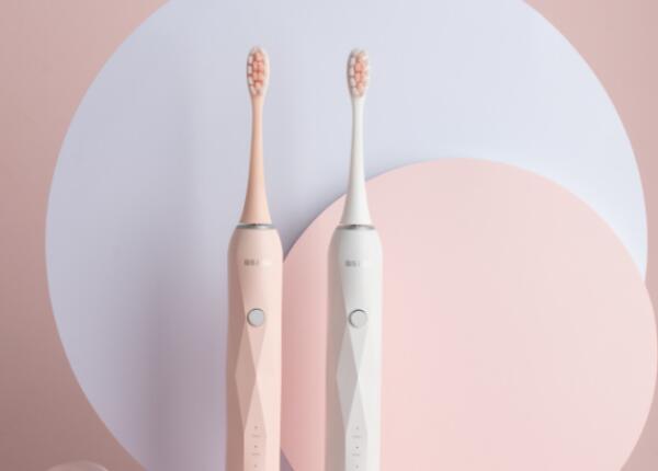 硅膠磁懸浮電動(dòng)牙刷怎么用？電動(dòng)牙刷的正確使用方法