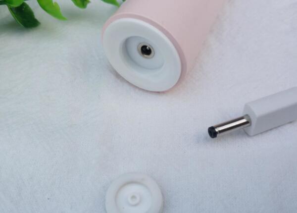 電動牙刷充電口小圓口防水嗎？現(xiàn)代電動牙刷防水效果卓越！